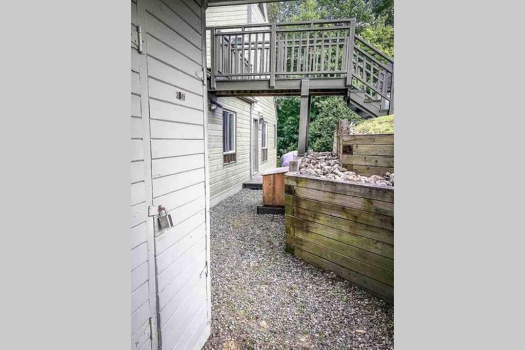 The Mountainside By Escapades Tremblant Apartment Mont-Tremblant Bagian luar foto